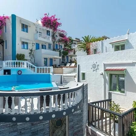 Apartment We Offer A Pleasant In A Beautiful Setting Hersonissos (Crete)
