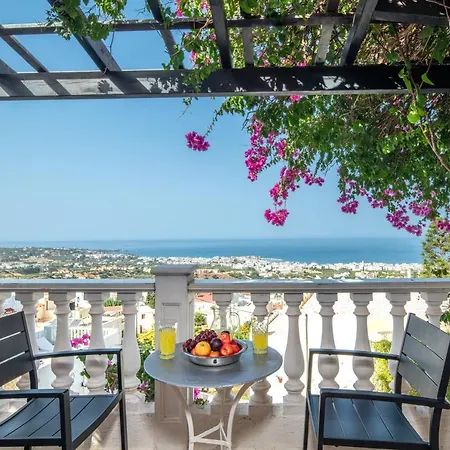 Apartment We Offer A Pleasant In A Beautiful Setting Hersonissos (Crete)